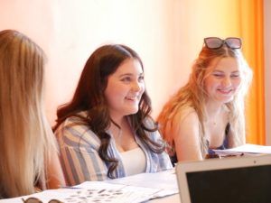 étudiant irlandais été 2025